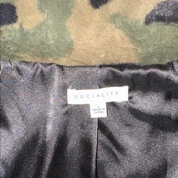 Socialite Camouflage Faux Fur Coat - Picture 4 of 6
